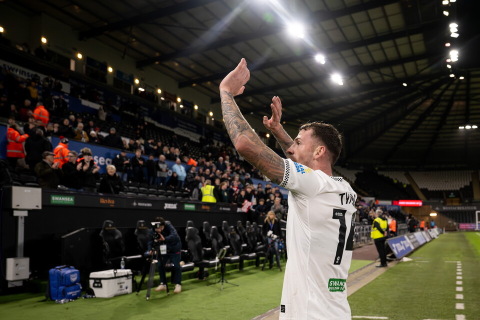 Josh Tymon applause