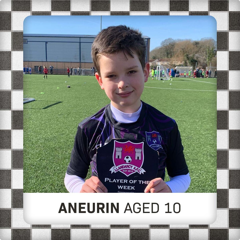Aneurin, 10