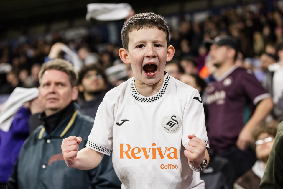 Fan Gallery | Swans v Preston