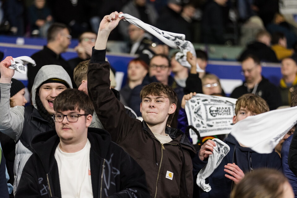 Fan Gallery | Swans v Preston