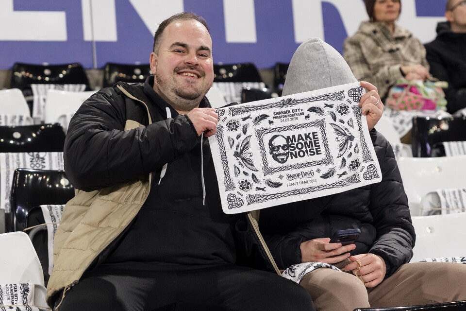 Fan Gallery | Swans v Preston