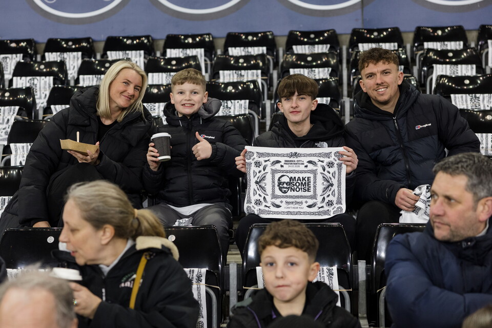 Fan Gallery | Swans v Preston