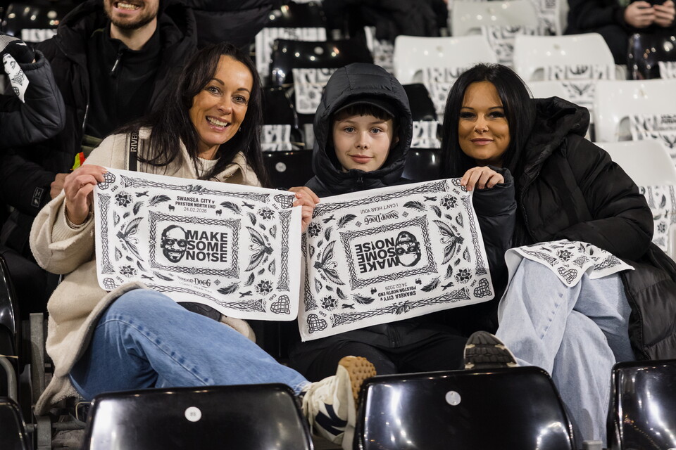 Fan Gallery | Swans v Preston