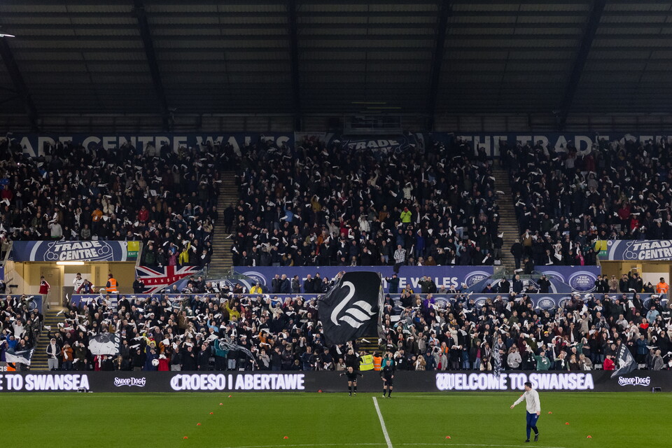 Fan Gallery | Swans v Preston