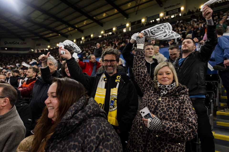 Fan Gallery | Swans v Preston