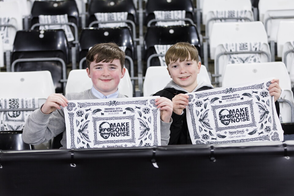 Fan Gallery | Swans v Preston