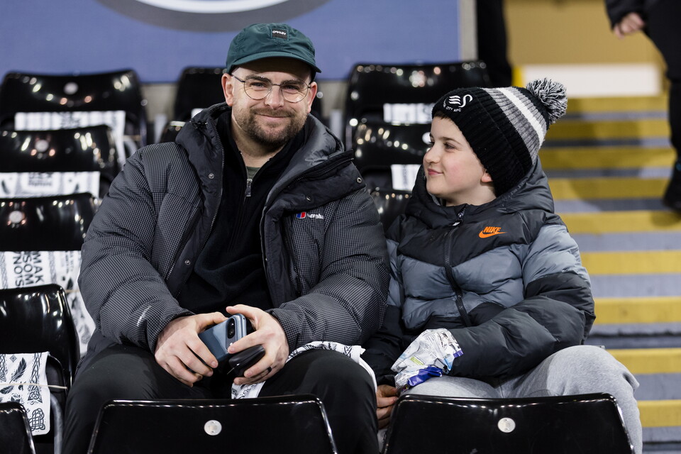 Fan Gallery | Swans v Preston