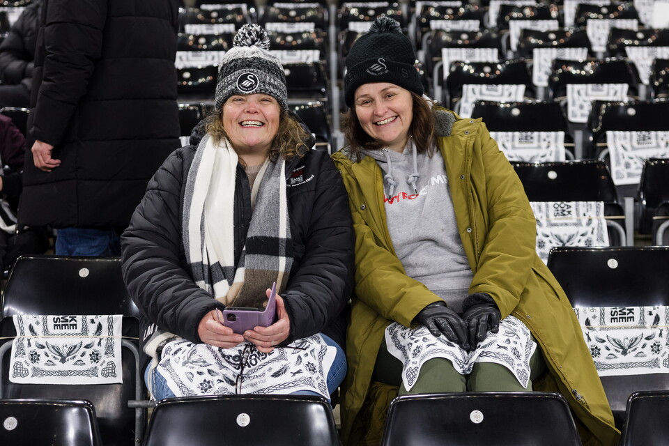 Fan Gallery | Swans v Preston