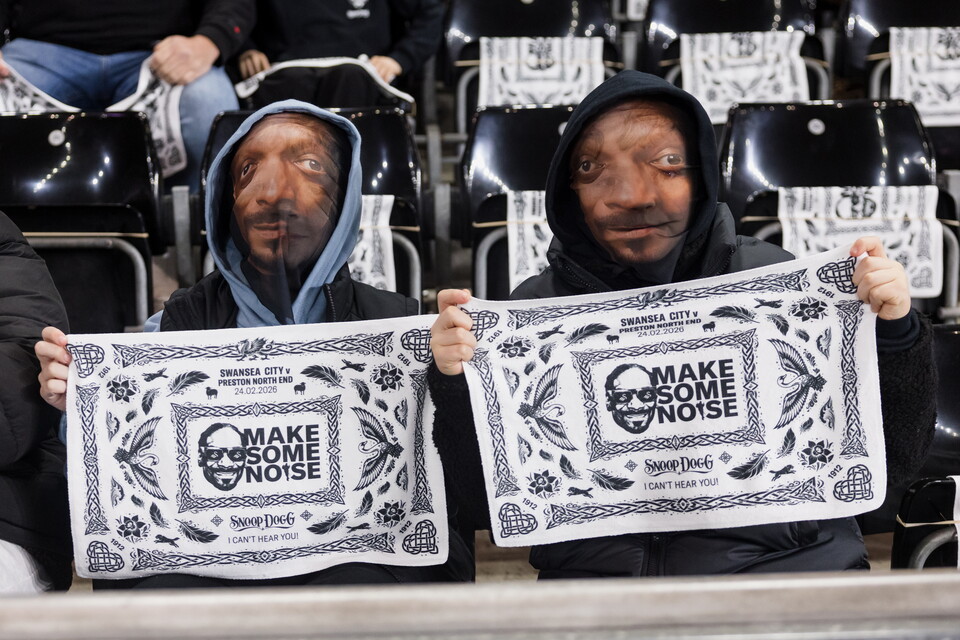 Fan Gallery | Swans v Preston