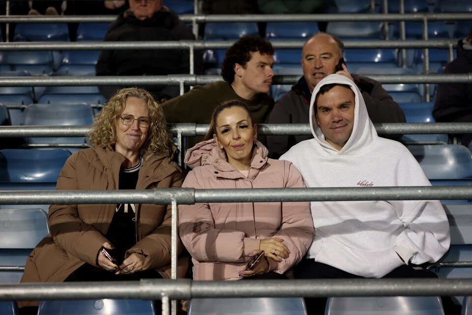 Fan Gallery | Portsmouth v Swans