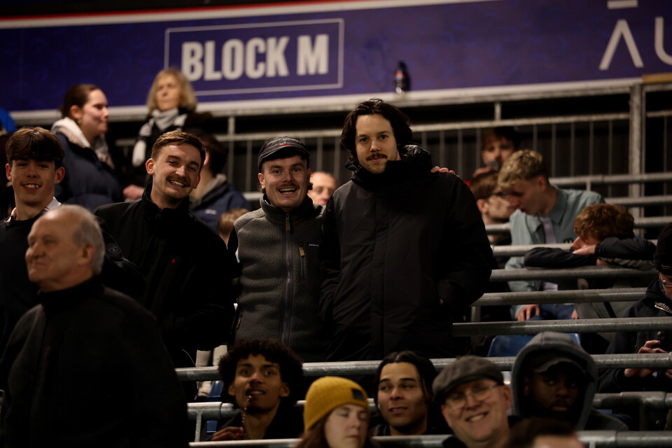 Fan Gallery | Portsmouth v Swans