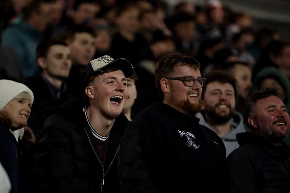 Fan Gallery | Portsmouth v Swans