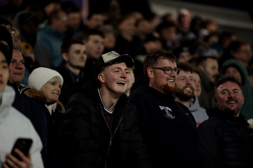 Fan Gallery | Portsmouth v Swans