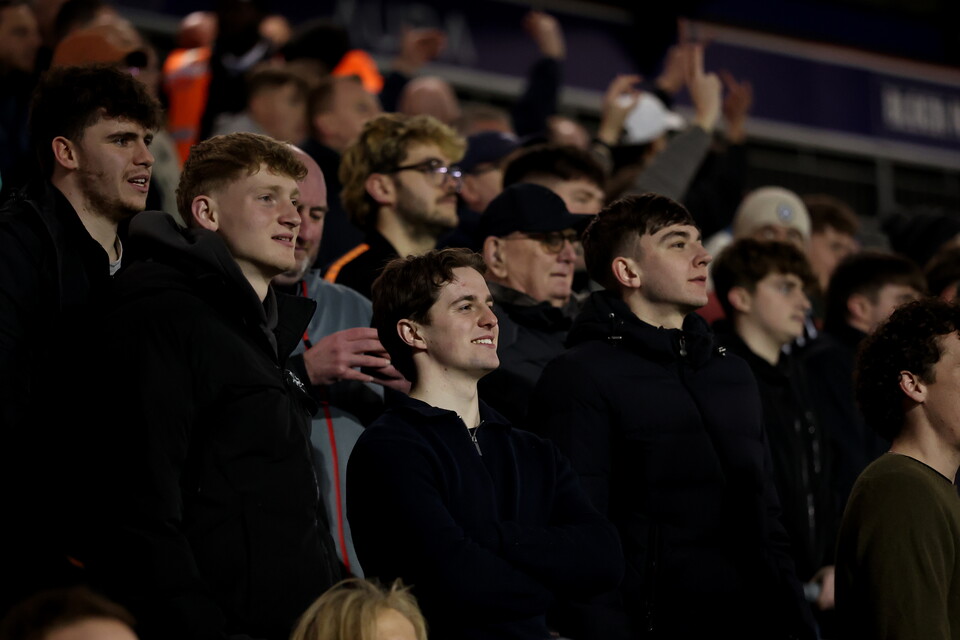 Fan Gallery | Portsmouth v Swans