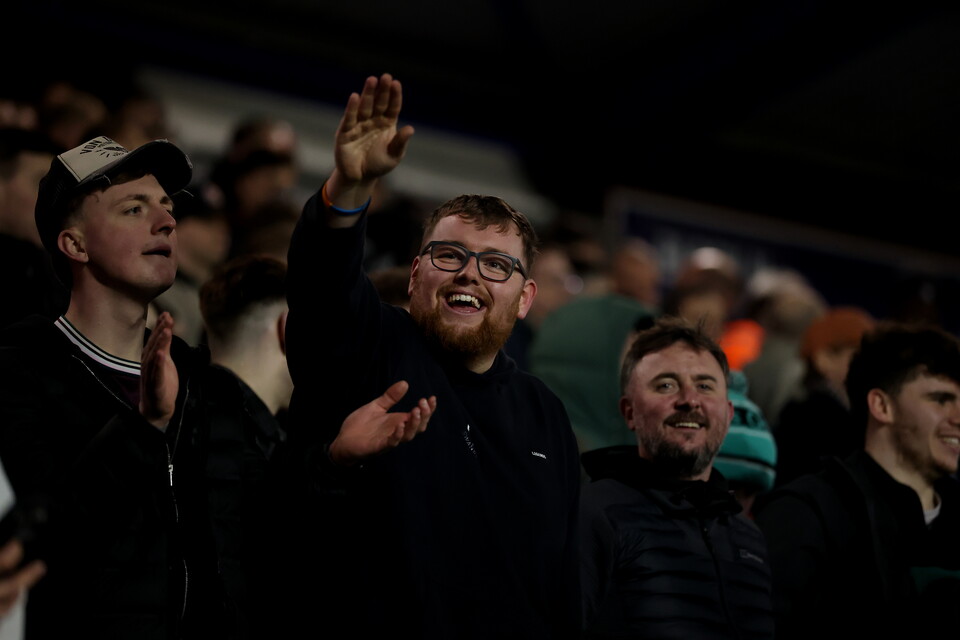 Fan Gallery | Portsmouth v Swans