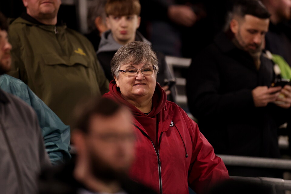 Fan Gallery | Portsmouth v Swans