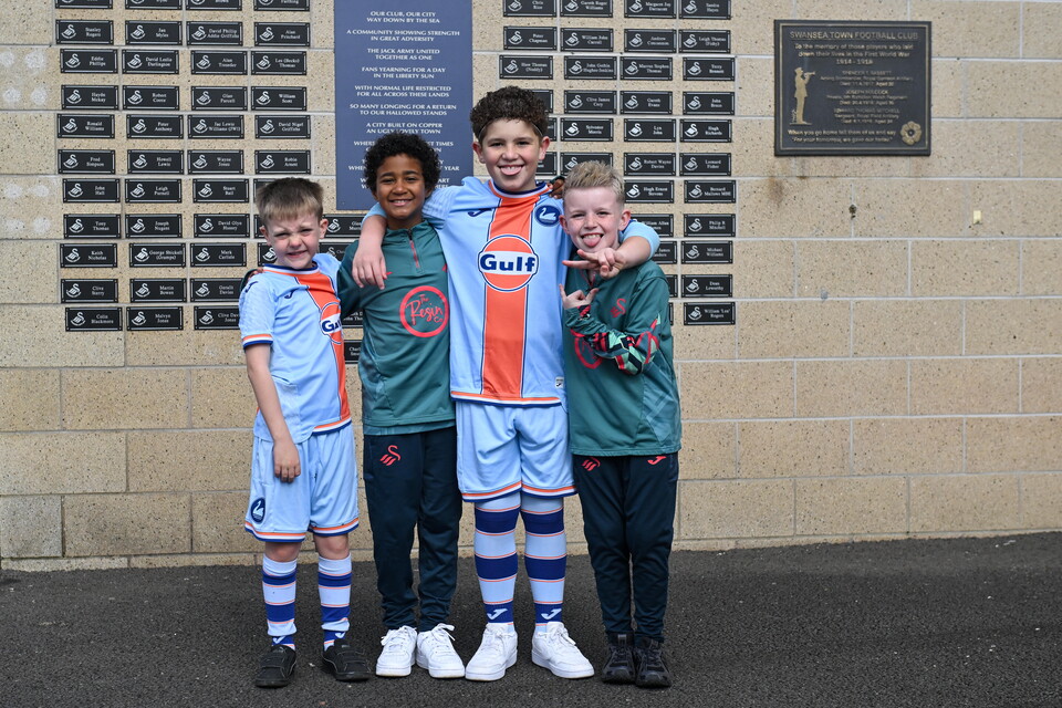 FAN GALLERY | CHARLTON