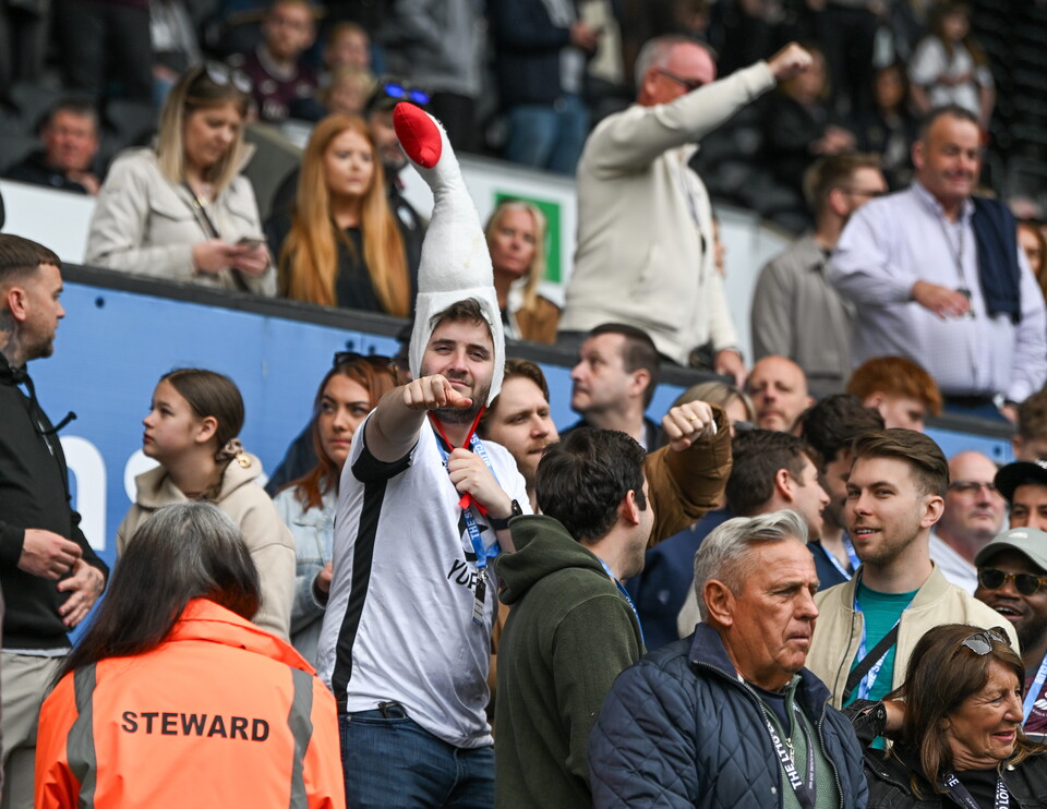 FAN GALLERY | CHARLTON