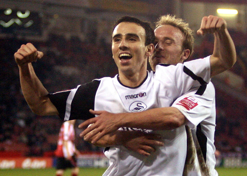 Leon Britton celebrates after Sheffield United fa cup win