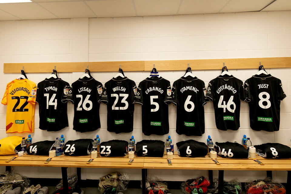 Gallery | Lincoln City v Swansea City