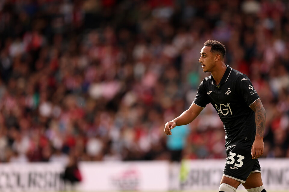 Gallery | Lincoln City v Swansea City