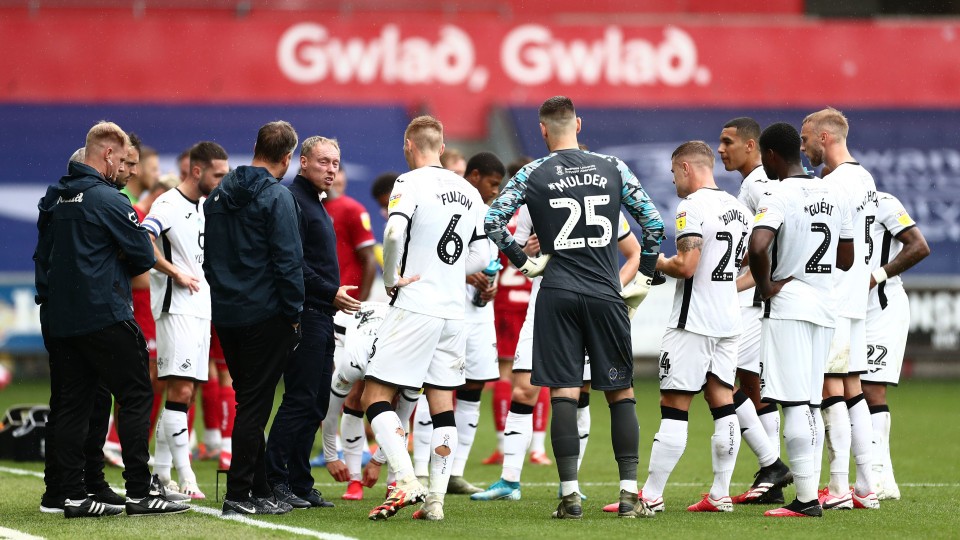 Bristol City (H) team drinks break