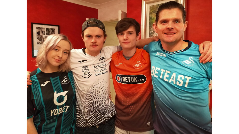 Norwich (H) fan gallery pic