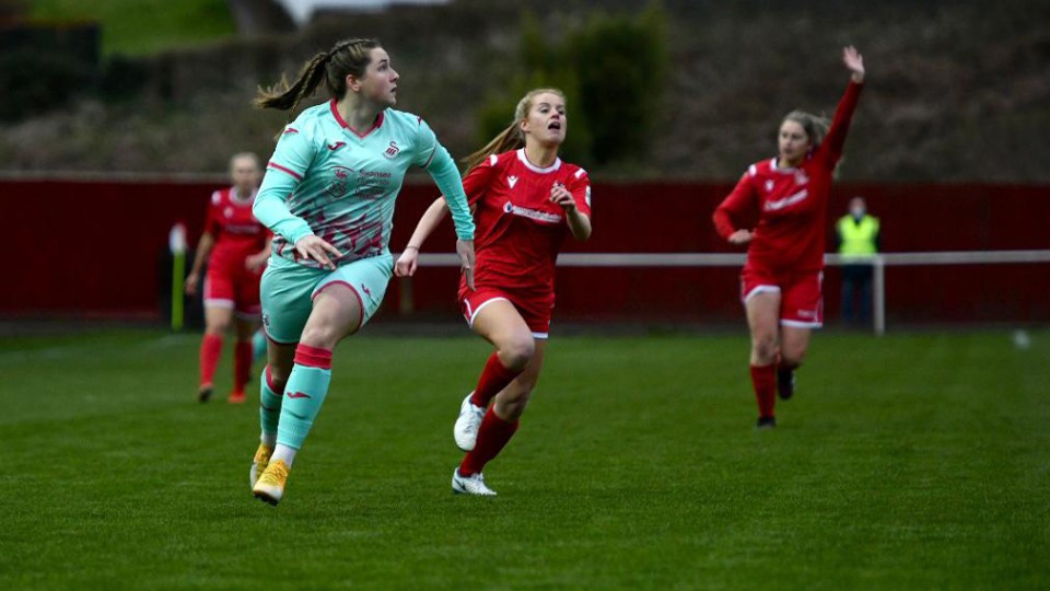 Swansea City Ladies Chloe Chivers