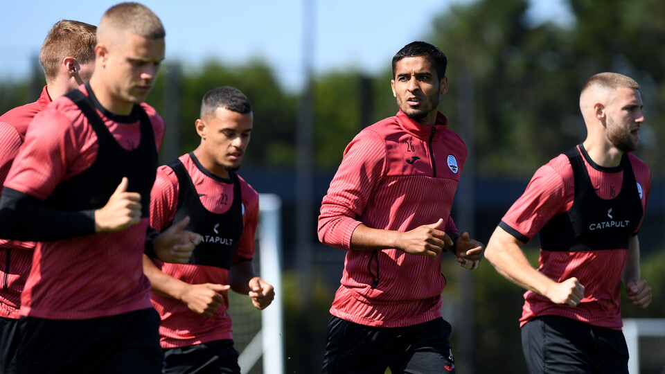 Kyle Naughton training