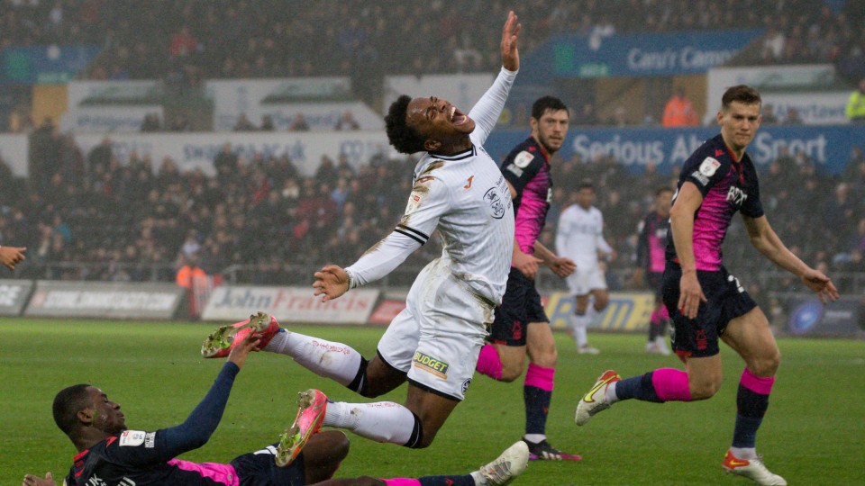 Nottingham Forest home Ethan Laird 4