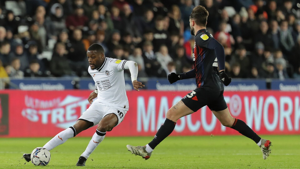 Luton Town home Olivier Ntcham 1
