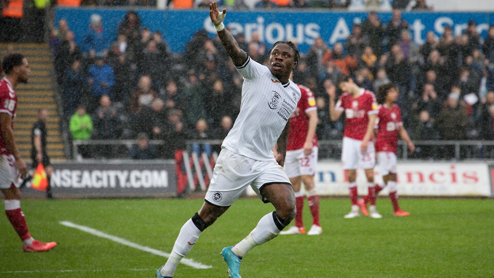 Bristol City home Michael Obafemi 5