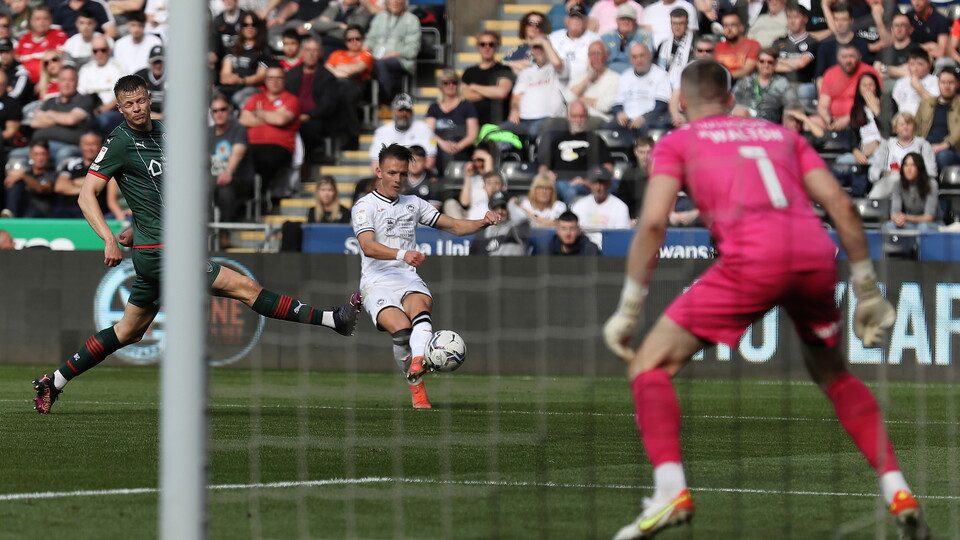 Hannes Wolf Barnsley Home