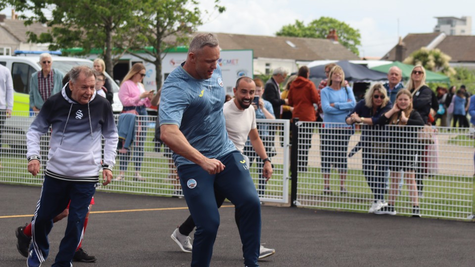 Trundle on the ball ... He's still got it.