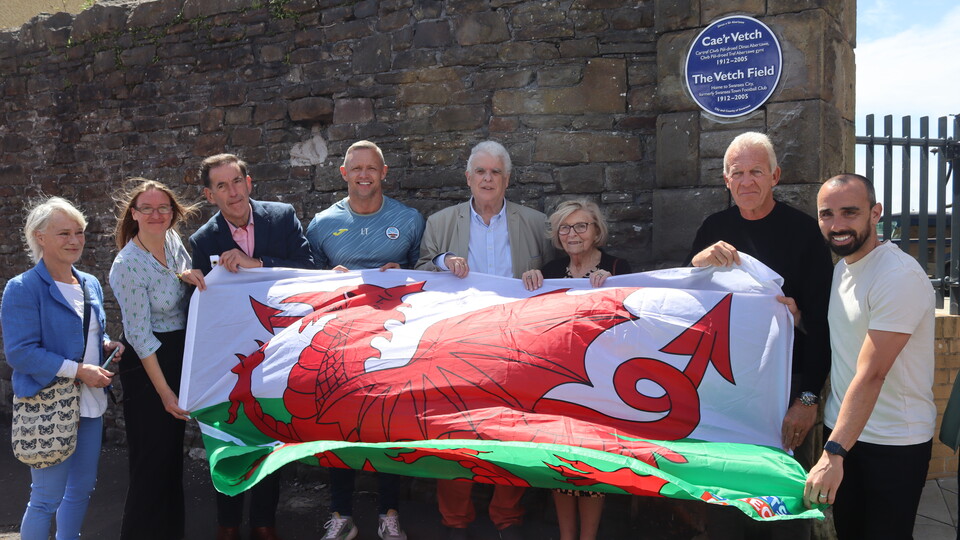Former Players Association committee representatives with local council members at the unveiling of the Vetch Field plaque