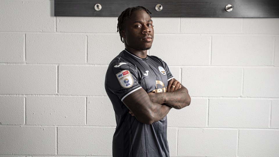 Michael Obafemi 2022-23 Third Kit