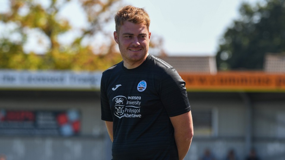 Ceri Phillips coaching Swans Ladies in pre-season