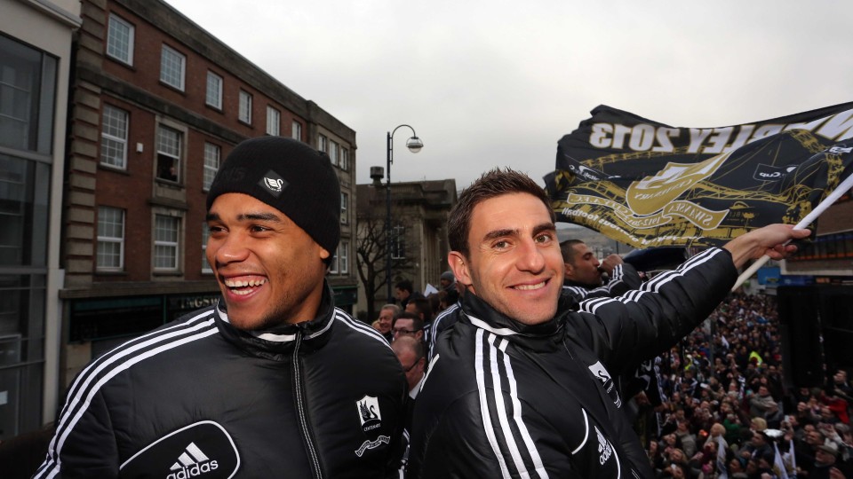 2013 League Cup final bus parade