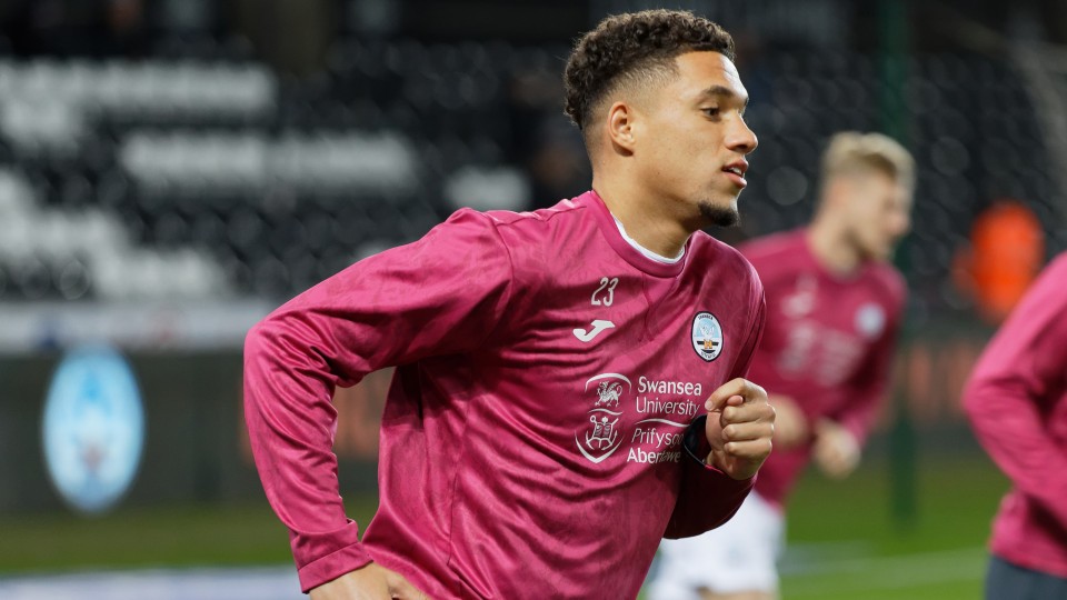 Nathan Wood warming up at the Swansea.com Stadium 