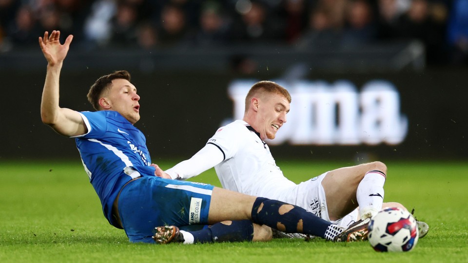 Jay Fulton tackles Bielik Birmingham City