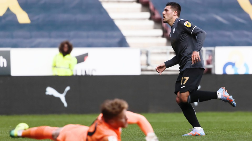 Joel Piroe Wigan cele