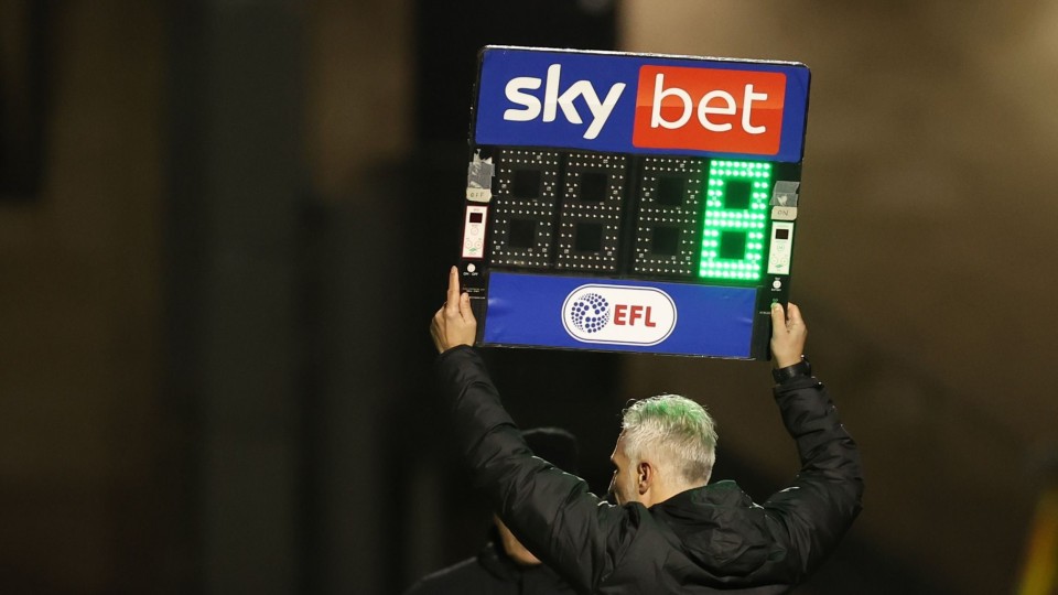 Fourth official indicates eight minutes added time