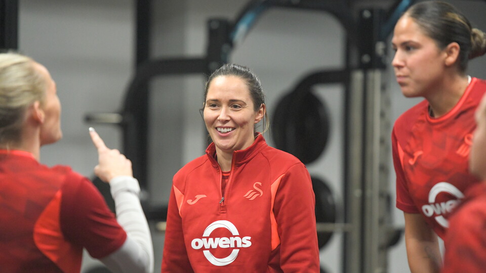 Steph Turner Swans Women training