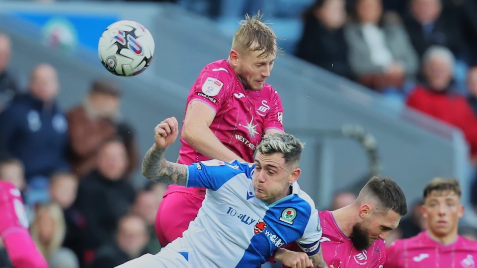 Harry Darling wins a header
