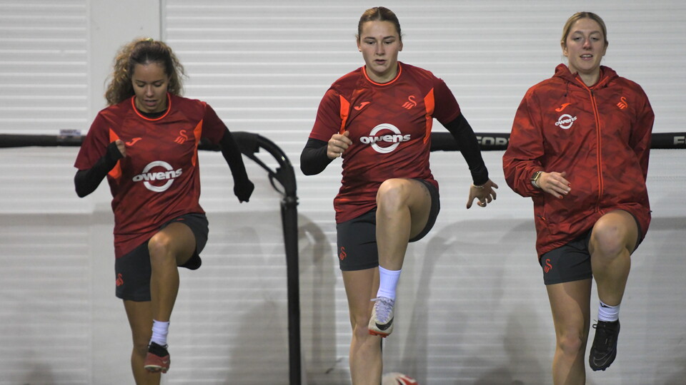 Training Gallery Swans Women