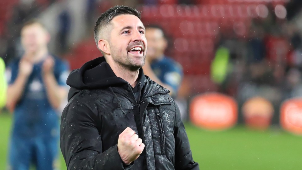 Alan Sheehan celebrates with the fans