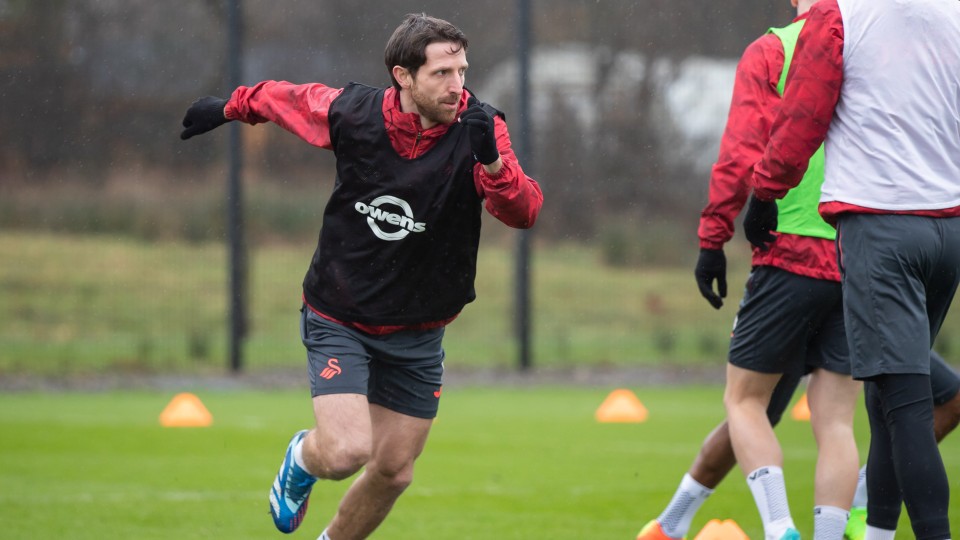 Joe Allen training