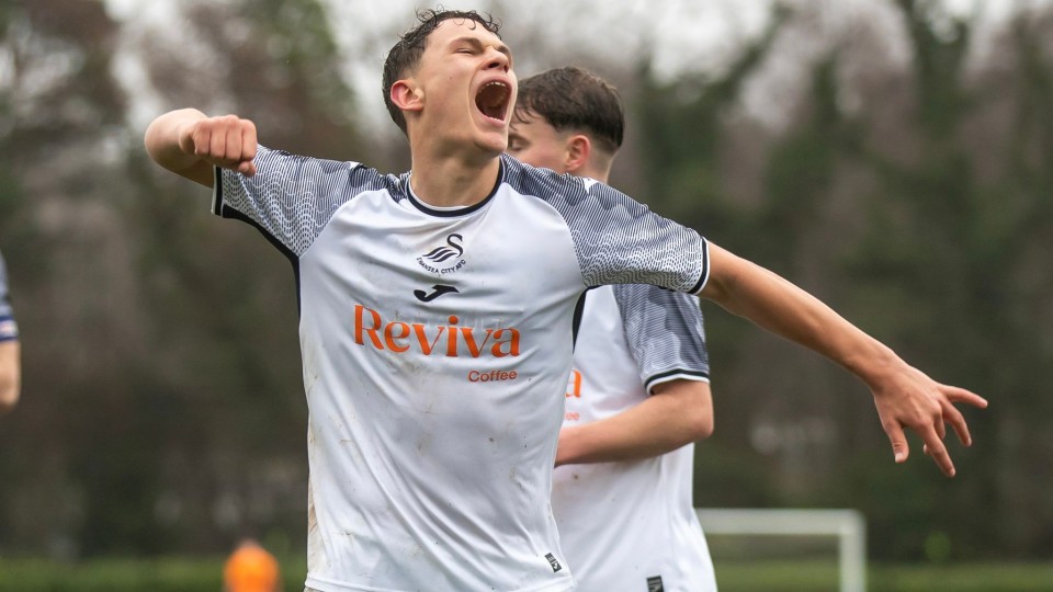 Thomas Woodward celebrates