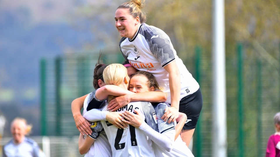 Swans Women v Cardiff cele
