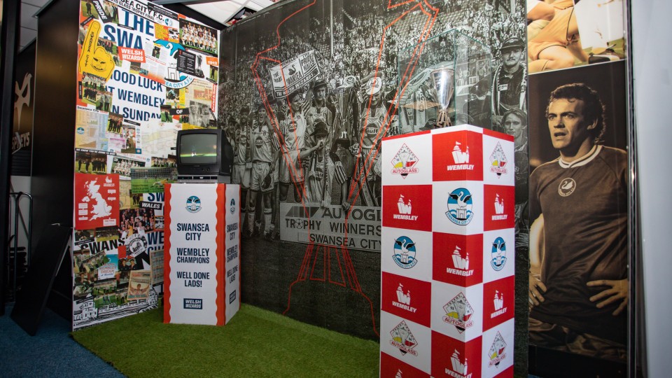 1994 Wembley display club shop